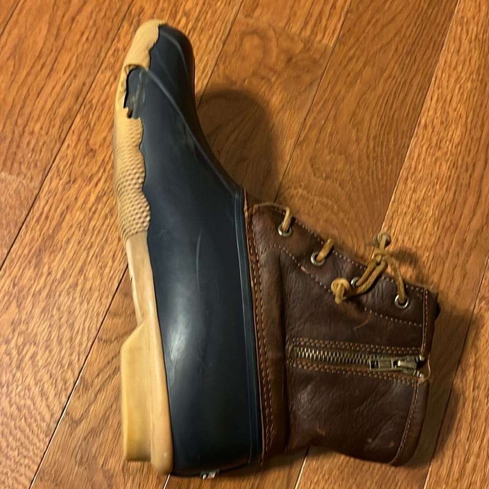 Sperry women’s saltwater duck boots - Picture 5 of 7